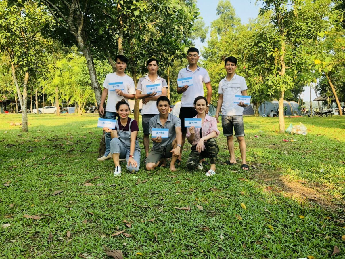 Trải nghiệm camping cực chill tại Đồng Mô của HTS Việt Nam