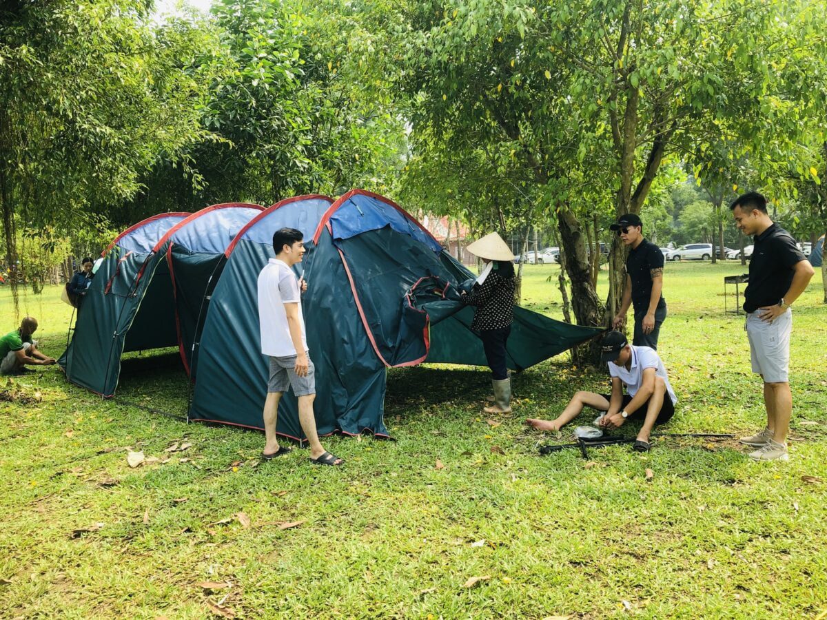 Trải nghiệm camping cực chill tại Đồng Mô của HTS Việt Nam