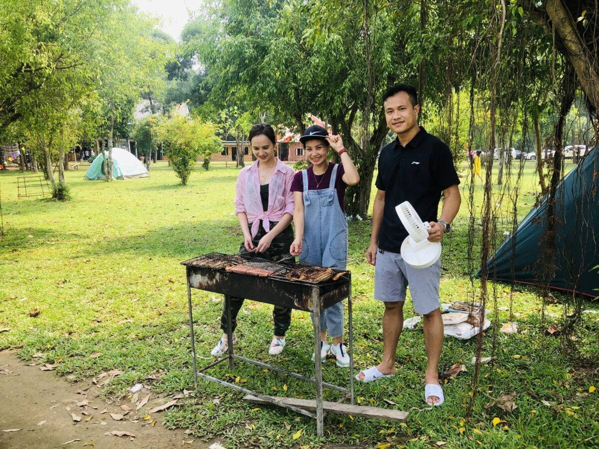 Trải nghiệm camping cực chill tại Đồng Mô của HTS Việt Nam