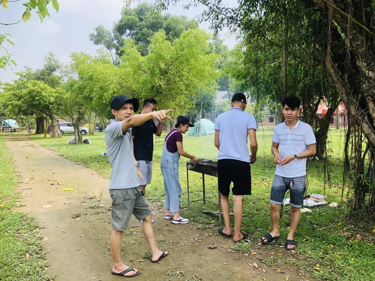 Trải nghiệm camping cực chill tại Đồng Mô của HTS Việt Nam