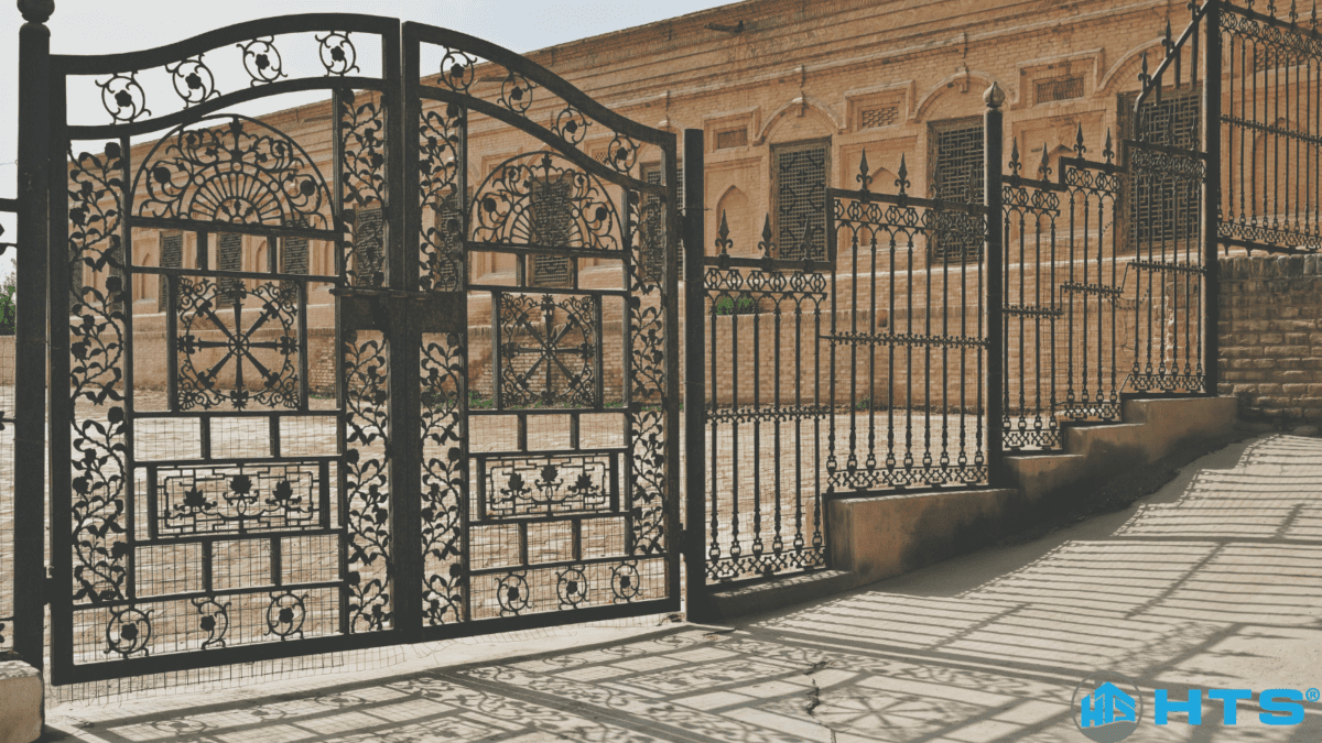 Lý do nên sơn cửa sắt: chống rỉ sét, tăng độ bền, giữ màu sắc đẹp và nâng cao tính thẩm mỹ cho ngôi nhà