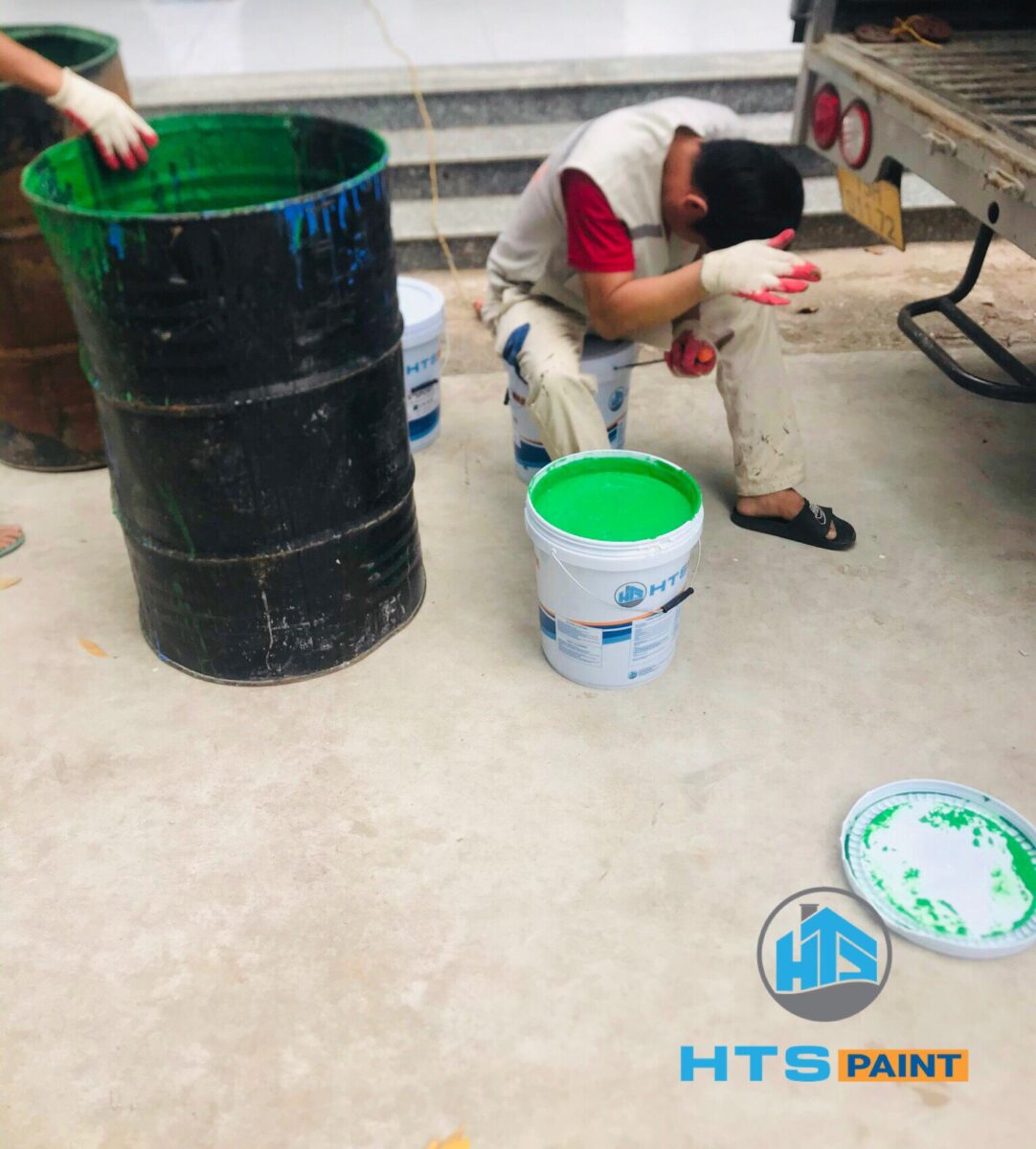 Pha trộn sơn sai cách và không đúng tỷ lệ