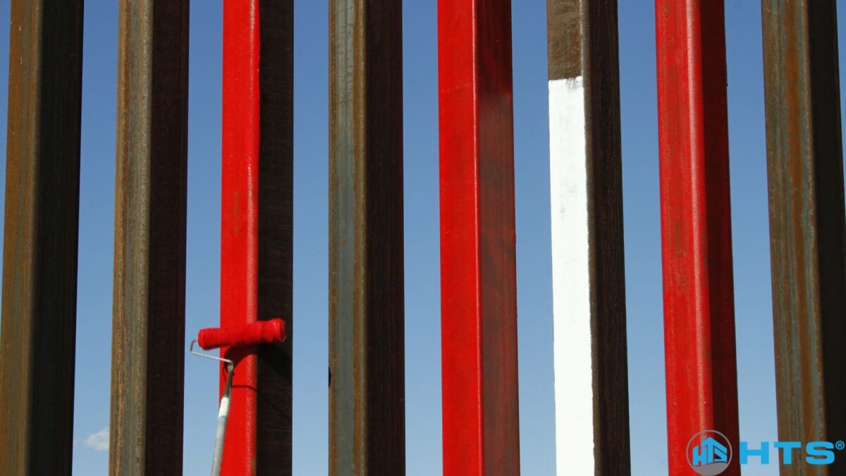 Hướng dẫn quy trình thi công sơn cách nhiệt cho kim loại, bao gồm làm sạch bề mặt, sơn lót và phủ lớp bảo vệ