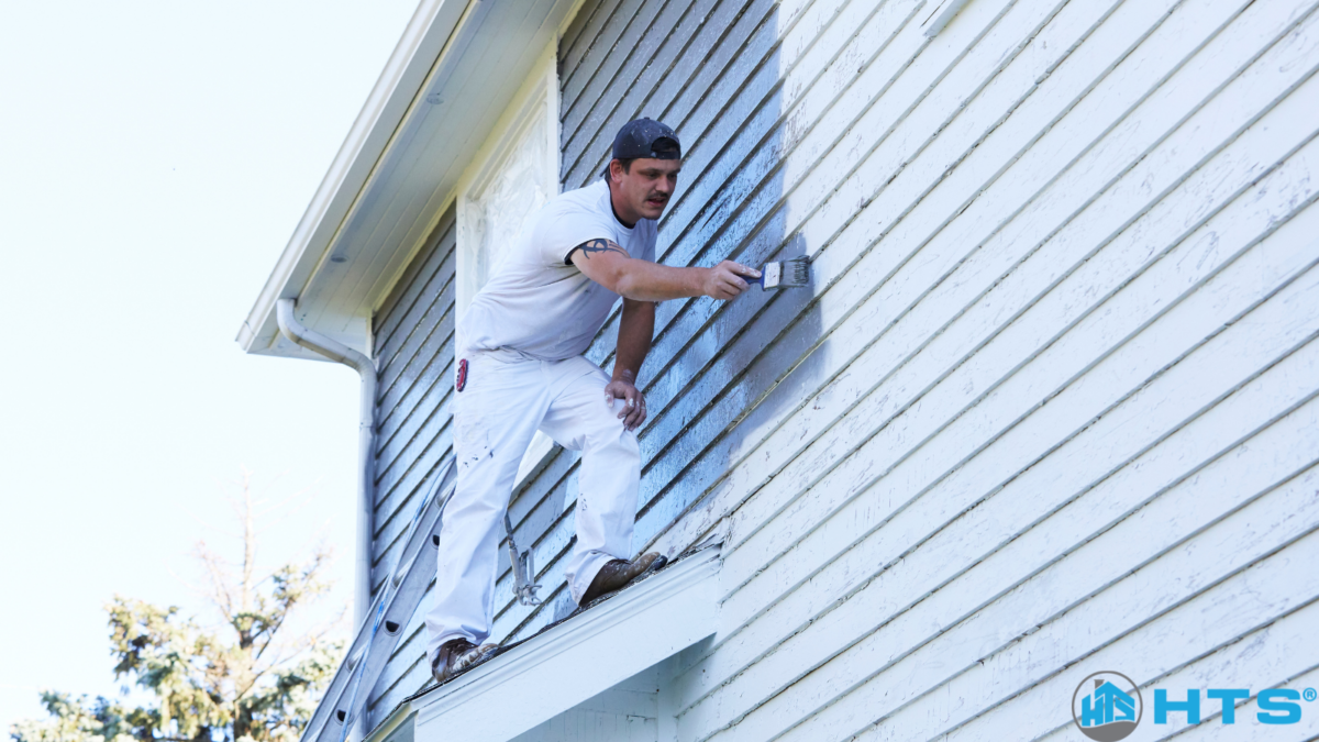 Người tiêu dùng tham khảo kinh nghiệm chọn sơn chống nóng tường nhà từ thương hiệu uy tín như HTSpaint