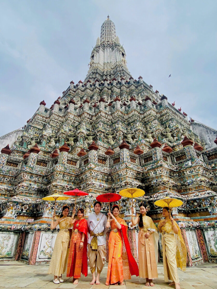 HTS Việt Nam check-in Wat Arun Chùa Bình Minh Bangkok trong chuyến du lịch Thái Lan 5 ngày 4 đêm