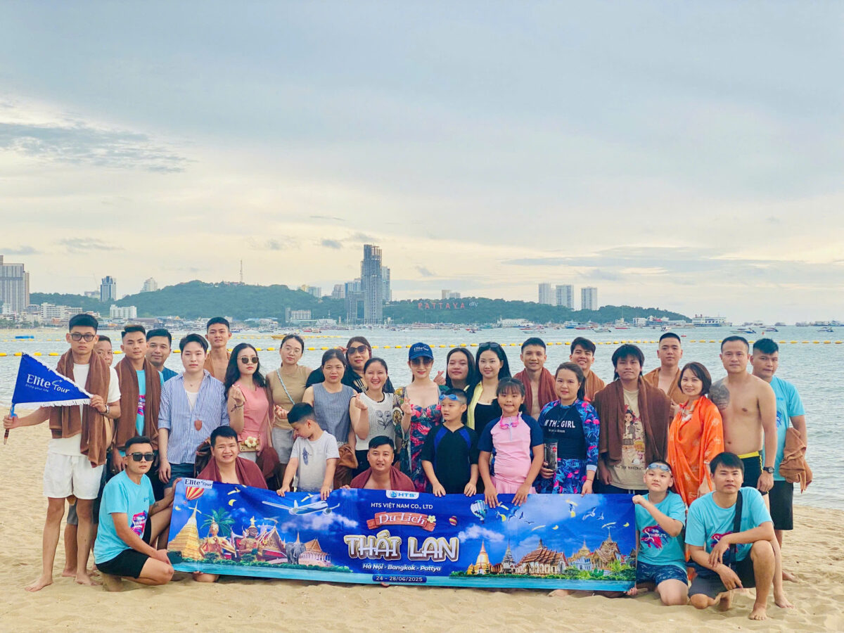 Team HTS Việt Nam check-in biển Jomtien Pattaya trong chuyến du lịch Thái Lan 5 ngày 4 đêm