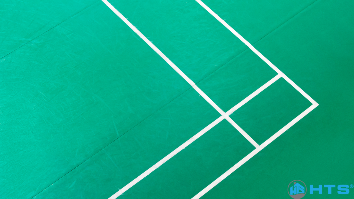 Toàn cảnh sân cầu lông tại Nhà thi đấu Phú Thọ – vị trí trung tâm quận 11, dễ tìm, không gian sạch đẹp và tiện nghi hiện đại