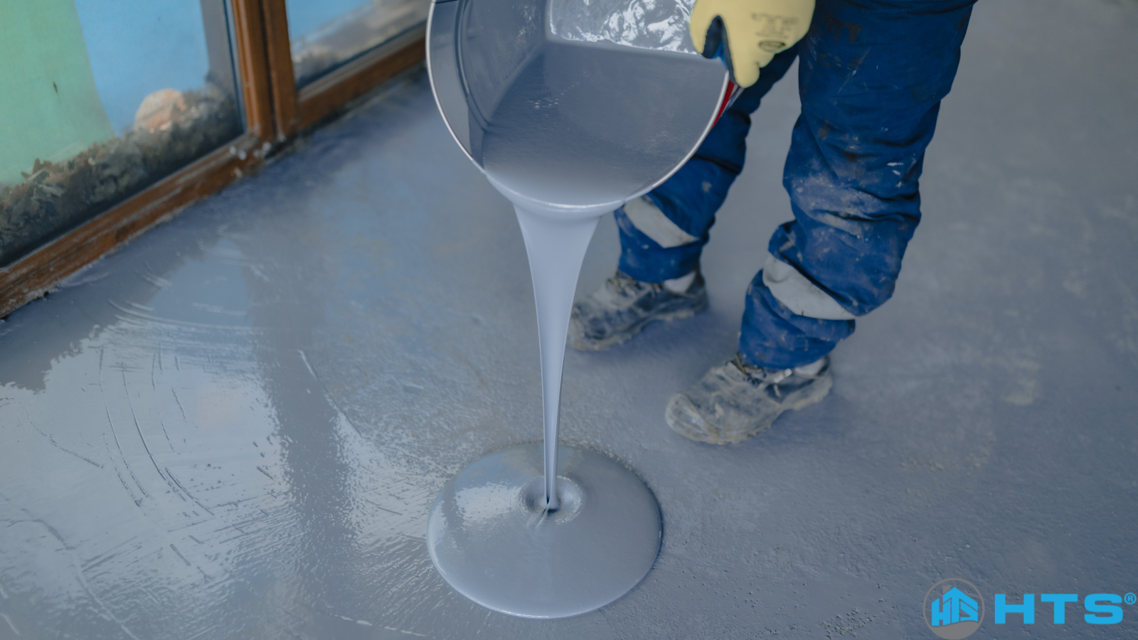 Hướng dẫn thi công lớp sơn sàn epoxy kháng hóa chất tại nhà máy, tạo bề mặt bền đẹp, chống ăn mòn tối ưu