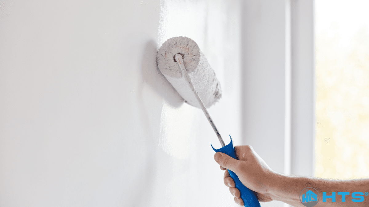 Ứng dụng sơn tường màu trắng trong thực tế, giúp không gian sáng rộng, hiện đại và dễ phối hợp với nhiều phong cách nội thất