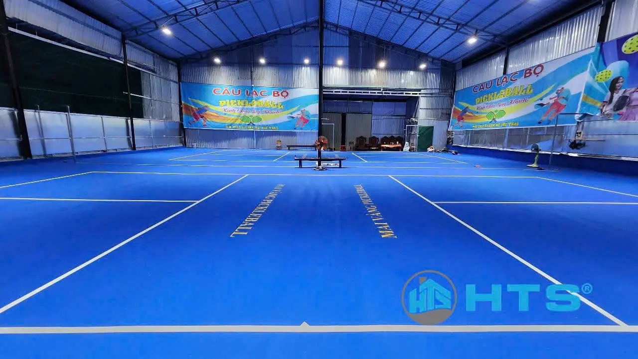 Thi Công Sơn Cụm Sân Mai Vàng Pickleball Tại Nam Ban – Lâm Đồng