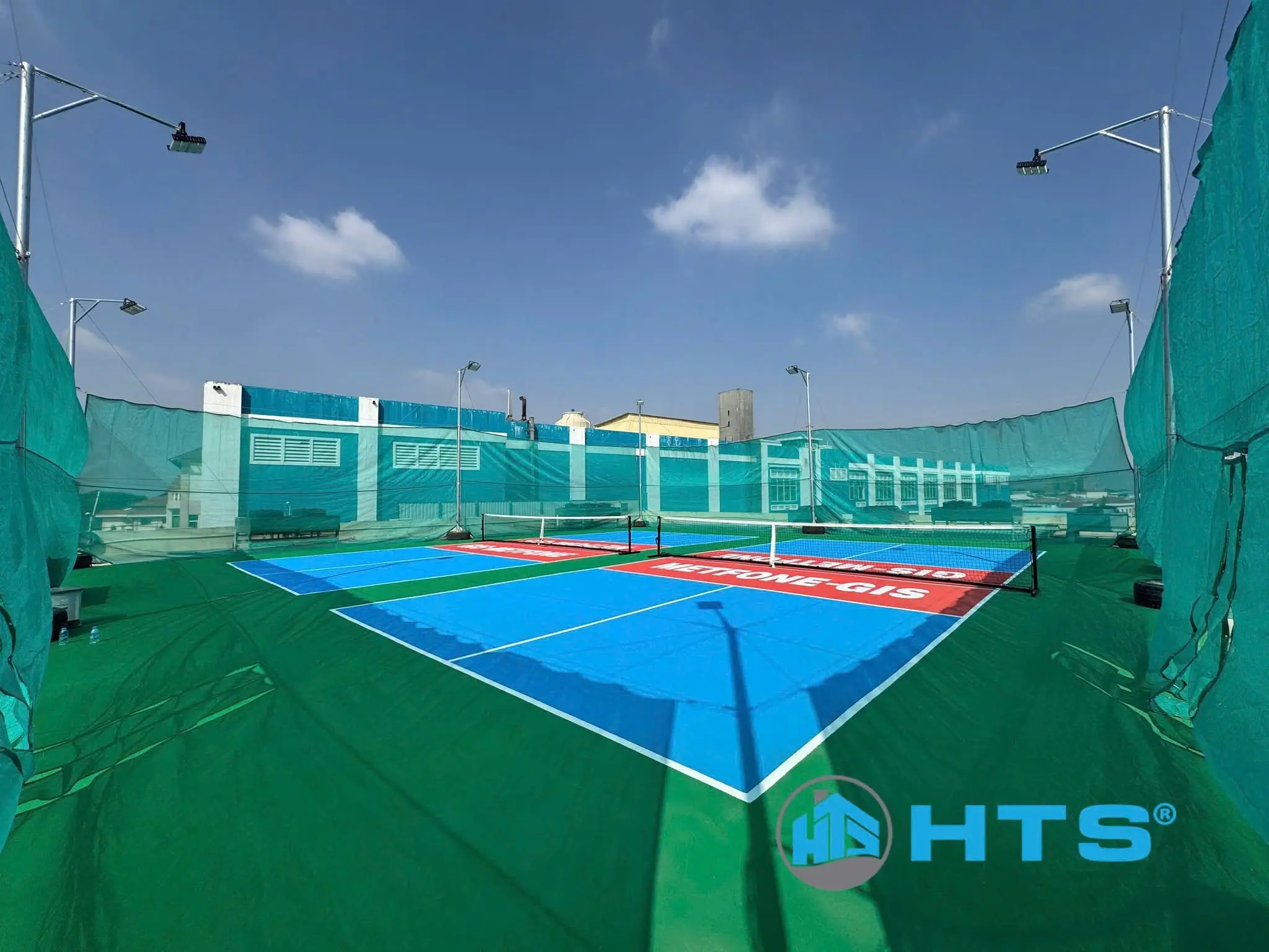 Thi Công Sơn Cụm Sân Pickleball Metfone – Campuchia