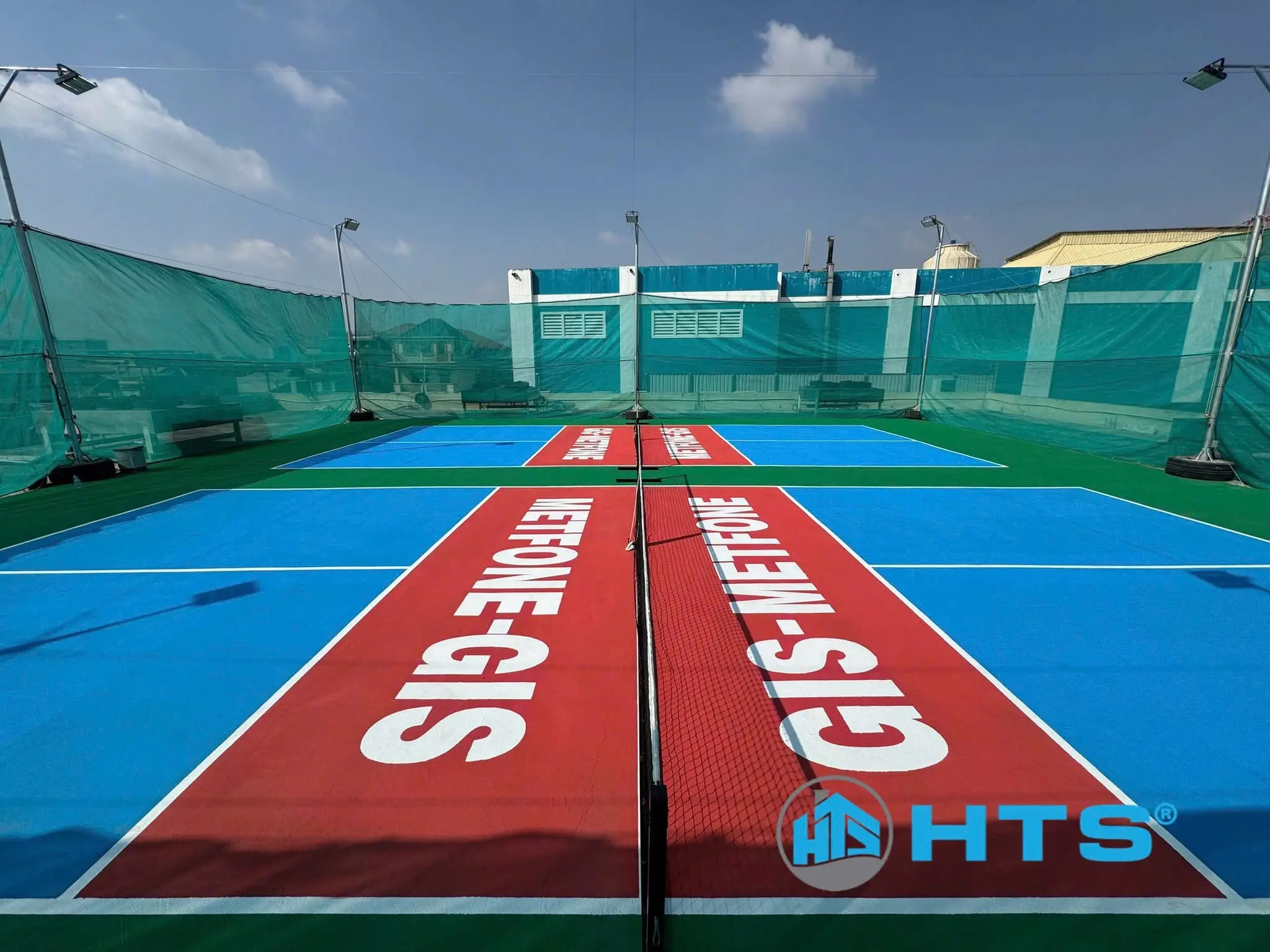 Thi Công Sơn Cụm Sân Pickleball Metfone – Campuchia